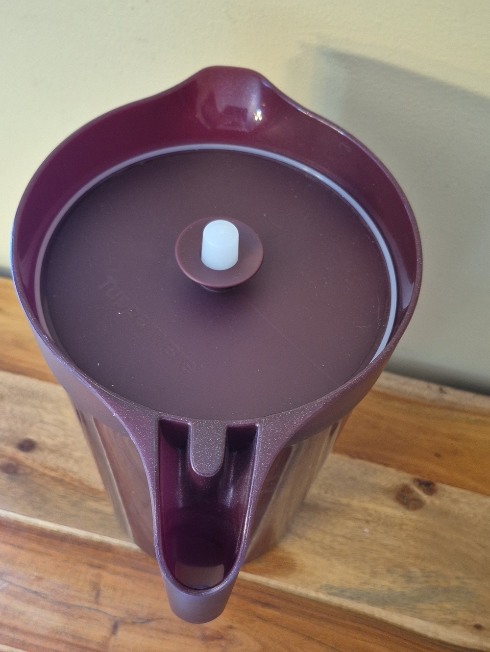 Tupperware 1 Gallon Purple Pitcher w/ Push Button Lid - Metallic - Picture 2 of 4